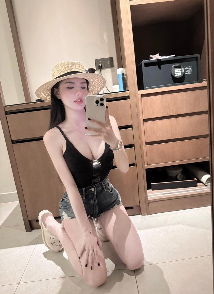ảnh gái ngực khủng