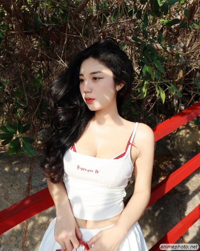 ảnh gái xinh vú to 14