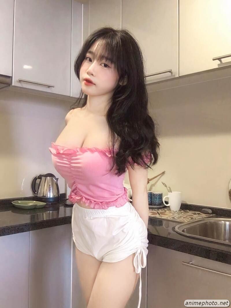 ảnh gái xinh vú to 17