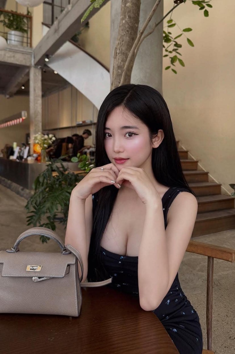 ảnh vú đẹp gái xinh