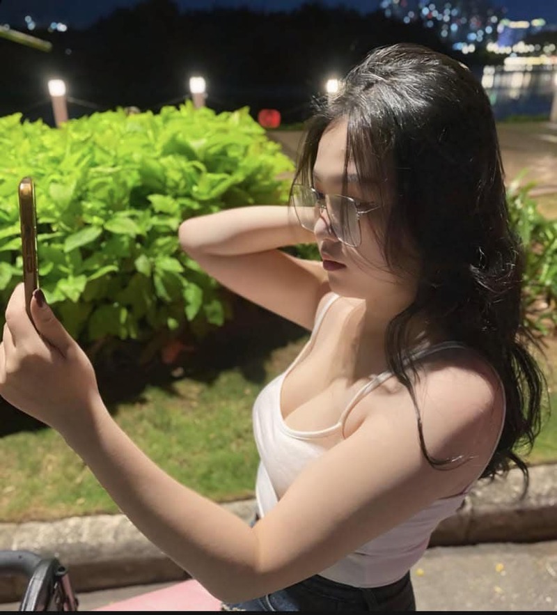 cặp bưởi gái xinh
