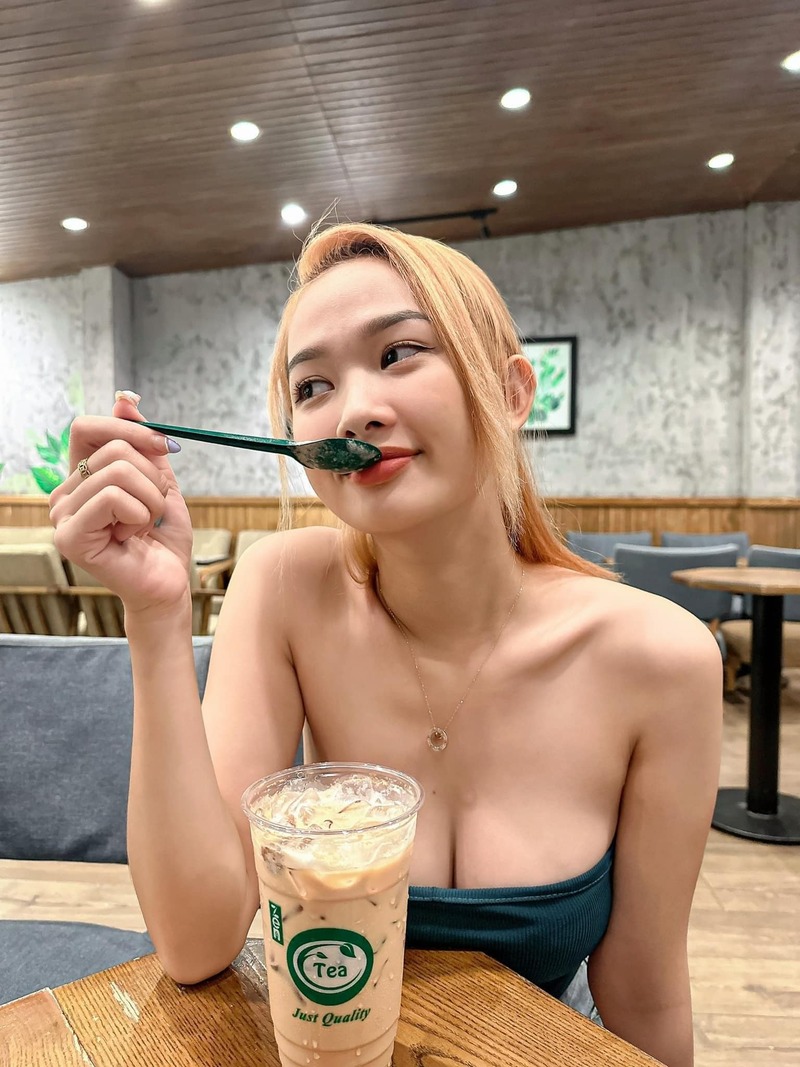 gái xinh ngực khủng đã mắt