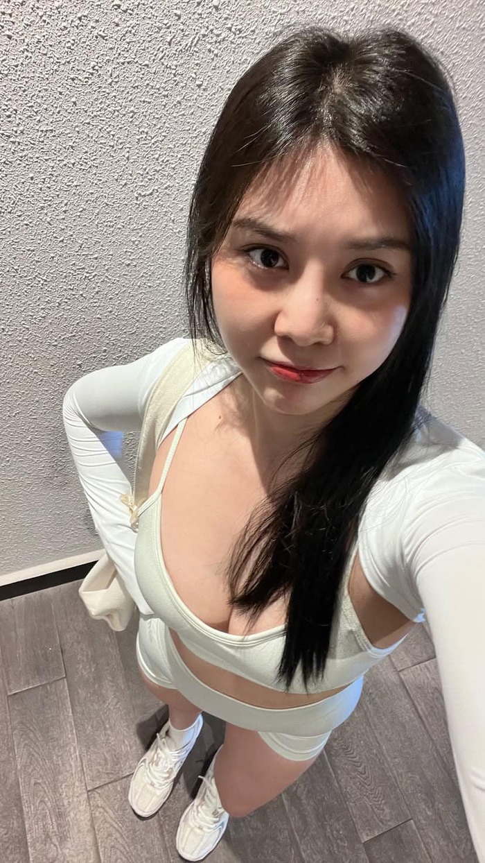 gái xinh ngực to