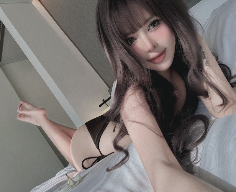 hình ảnh mai phương bùi lọt khe