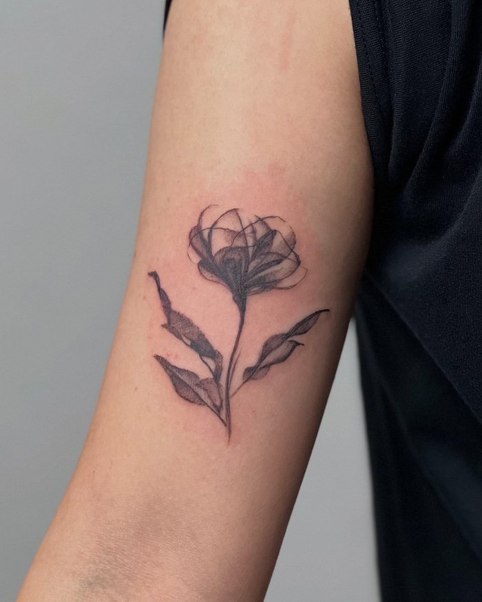 hình xăm bông hoa đen trắng đẹp