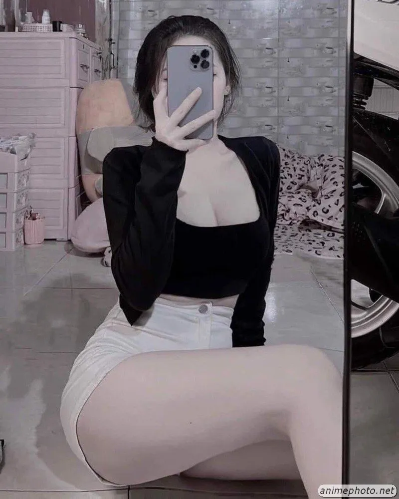 mặc váy ảnh gái xinh che mặt