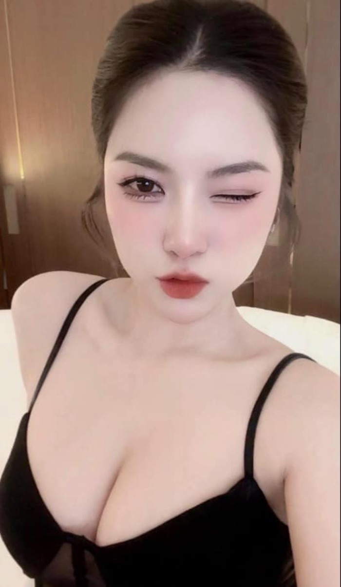ngực thả rông