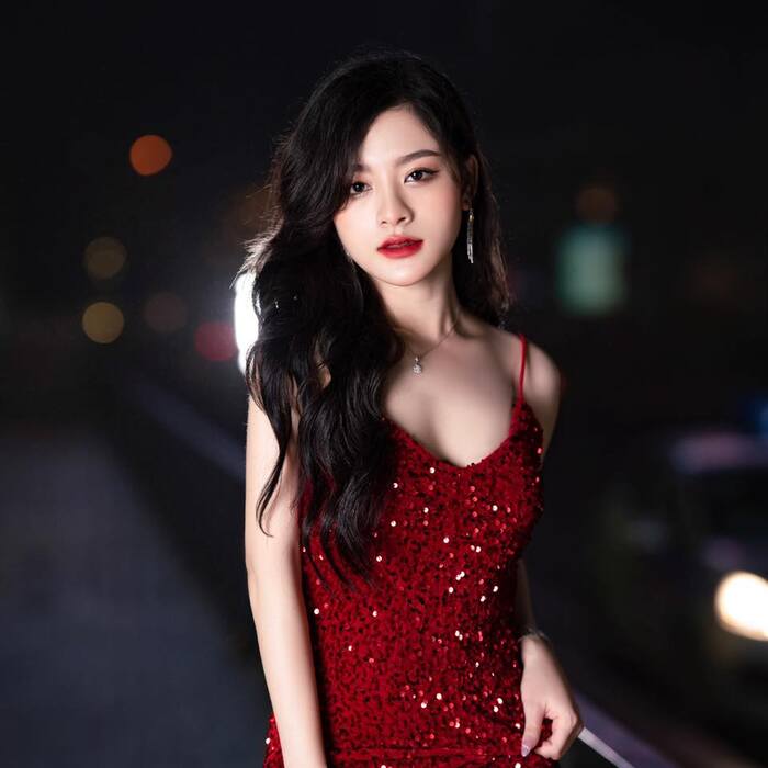 Ảnh tiktoker Linh Châu sexy 2 dây