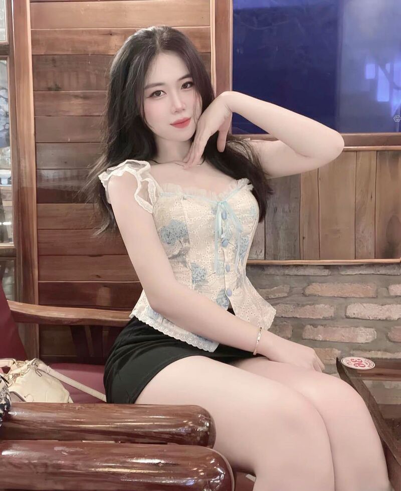 hình anh gái xinh mặc quần ngắn nóng bỏng