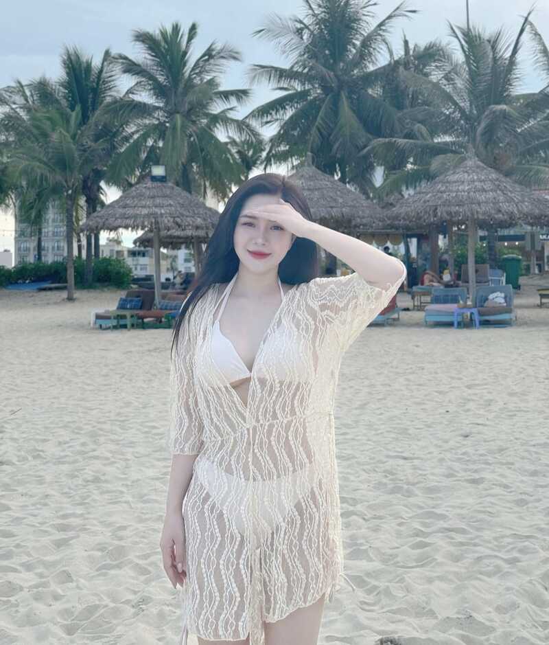 hình ảnh gái xinh mặc váy lưới xuyên thấu