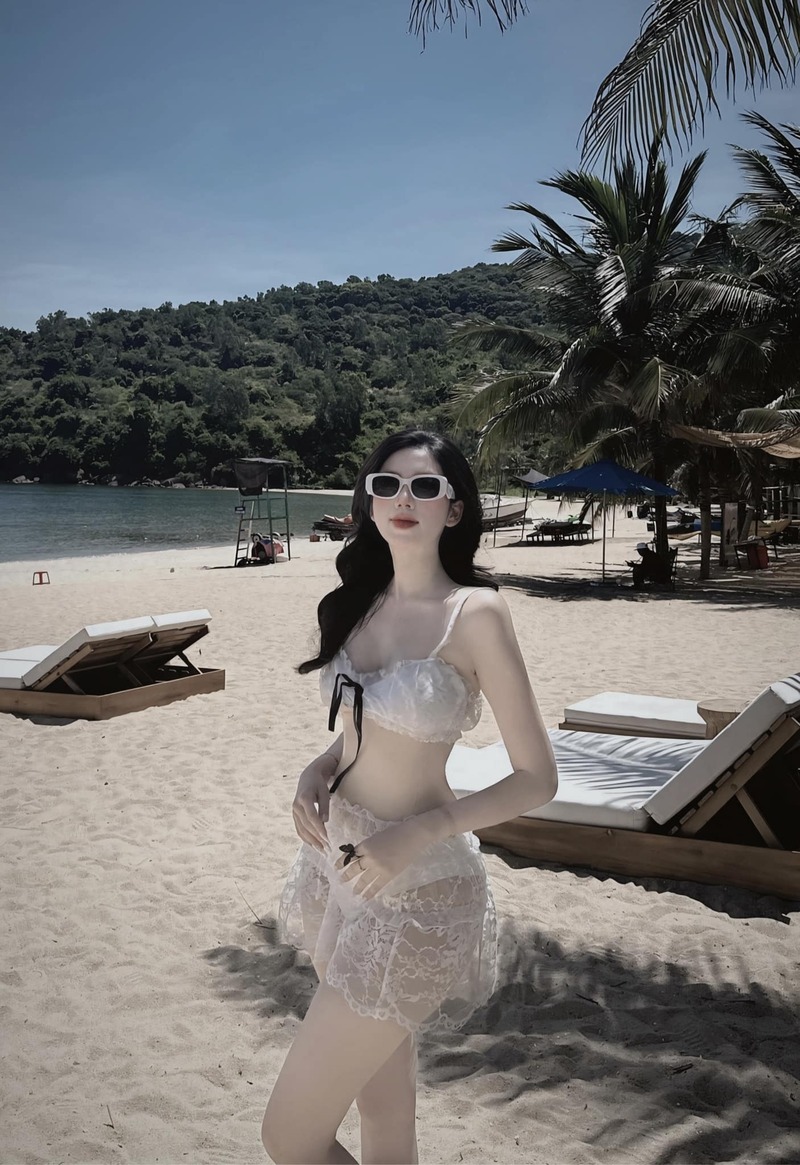 Ảnh Mai Như Hoàng mặc bikini