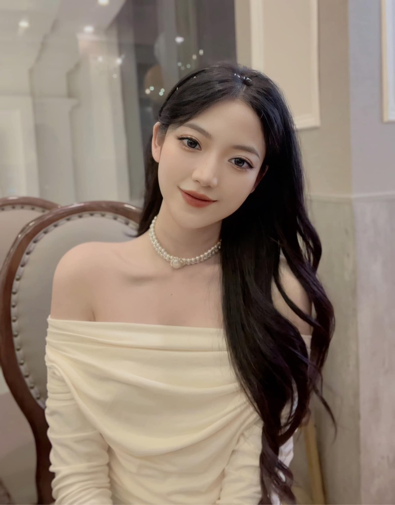 Ảnh Mai Như Hoàng mặc hot trend