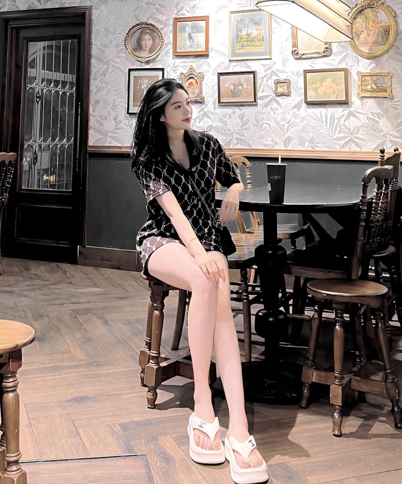Ảnh Mai Như Hoàng sexy chân dài