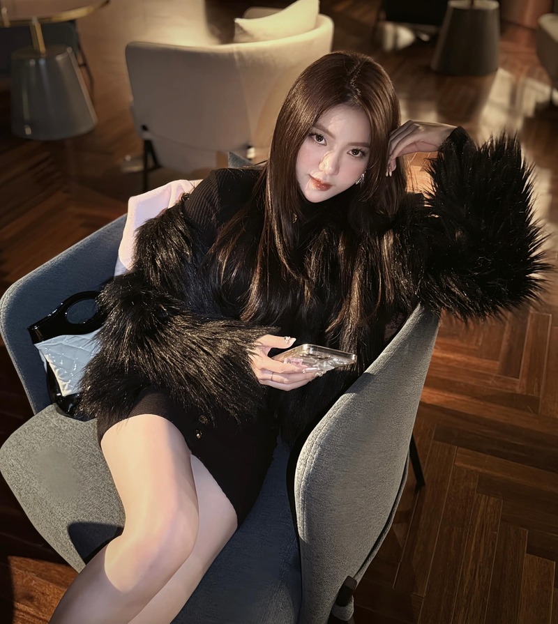 Ảnh Mai Như Hoàng sexy đầy mê hoặc