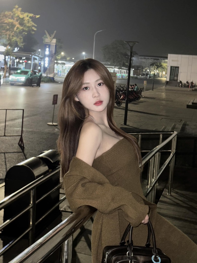Ảnh Phùng Phương Anh sexy kín đáo