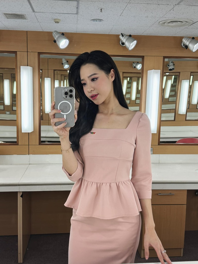 Ảnh btv Bảo Châu nóng bỏng