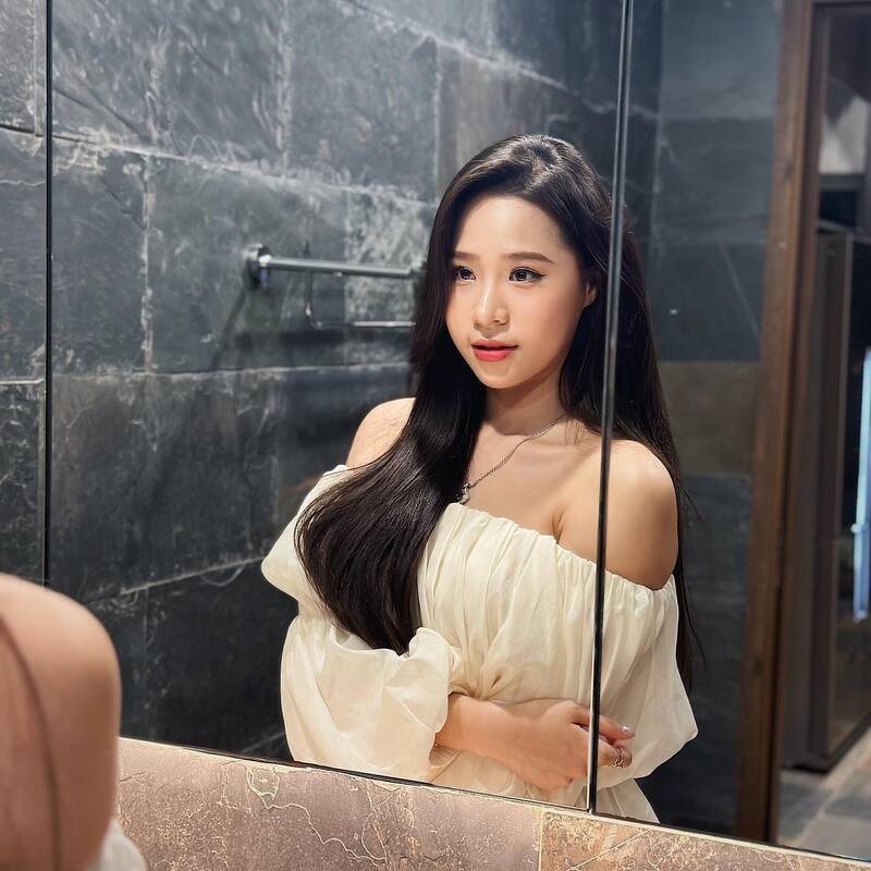 Ảnh btv Bảo Châu xinh đẹp tuổi 18