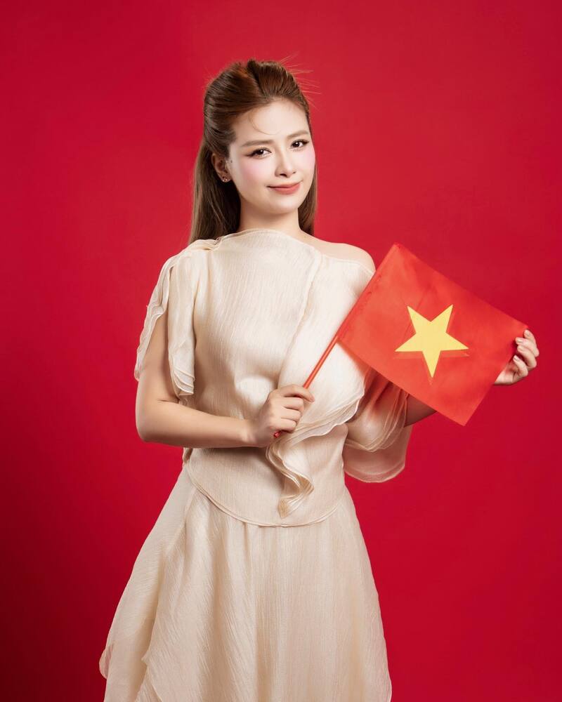 Ảnh gái xinh cầm cờ 11