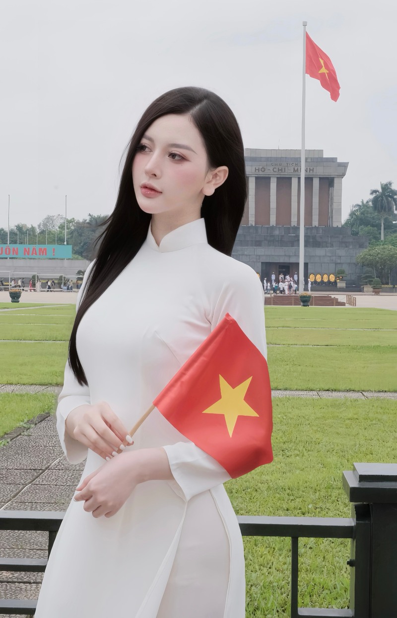 Ảnh gái xinh cầm cờ 25