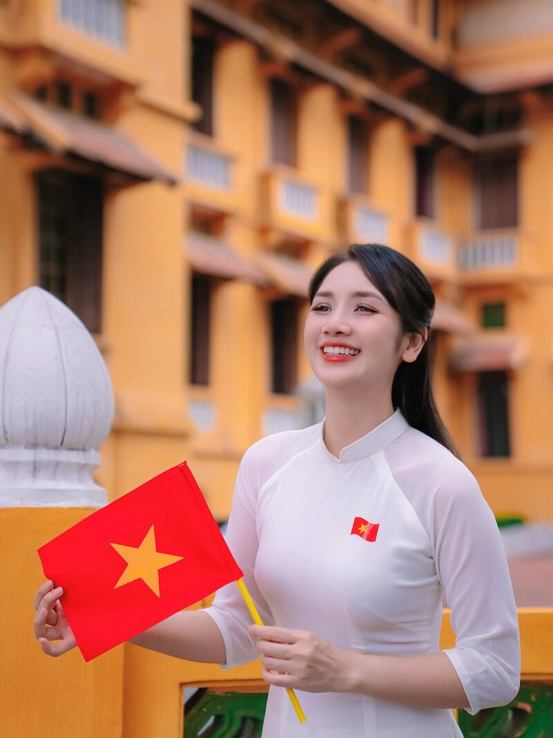 Ảnh gái xinh cầm cờ 27
