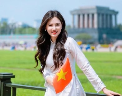 Top 666+ Ảnh gái xinh cầm cờ tổ quốc Việt Nam đẹp nhất