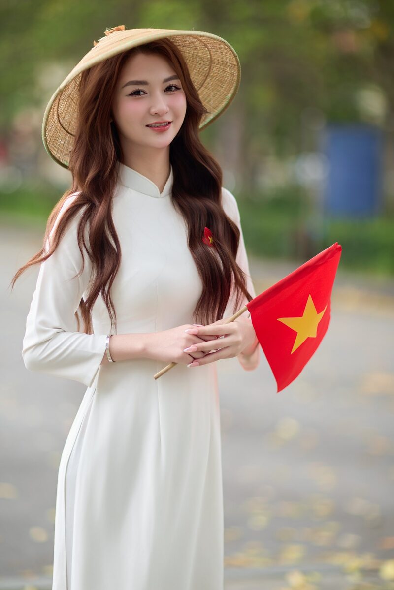 Ảnh gái xinh cầm cờ 4