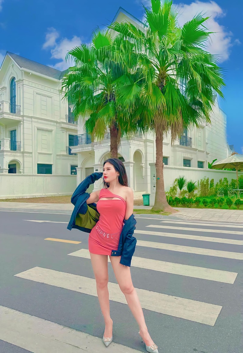 Ảnh gái xinh chân dài đốt mắt độc giả