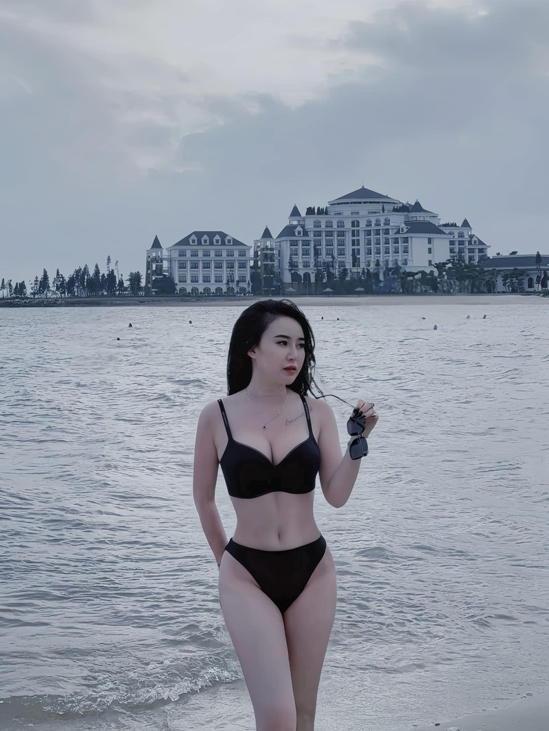 Ảnh gái xinh mặc bikini mang đến cảm giác mùa hè trọn vẹn