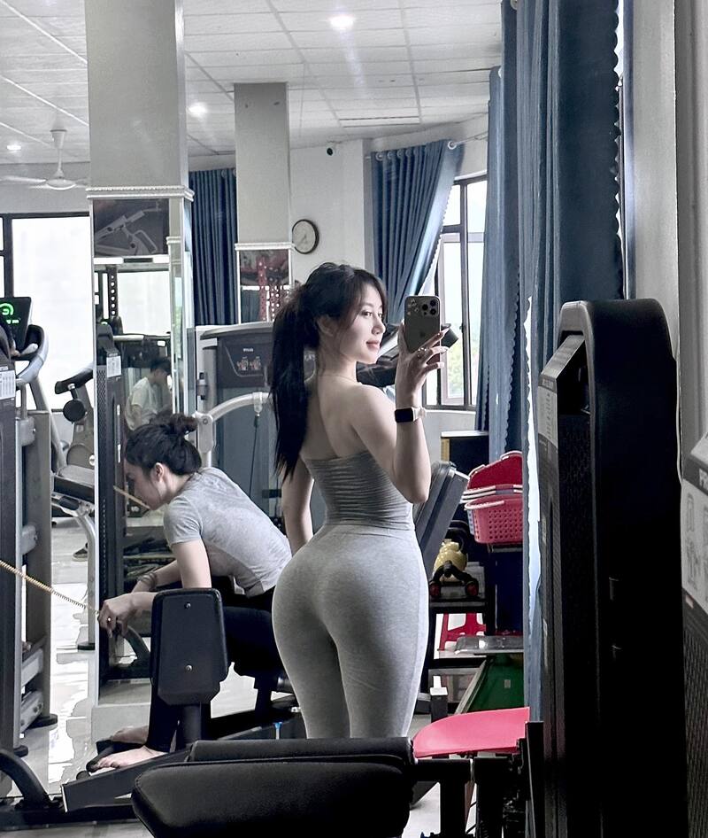 Gái xinh tập gym khoe vóc dáng săn chắc đáng mơ ước