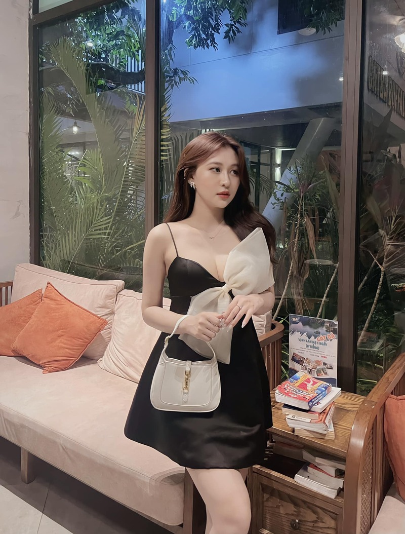 Hình ảnh sexy của Phùng Phương Anh