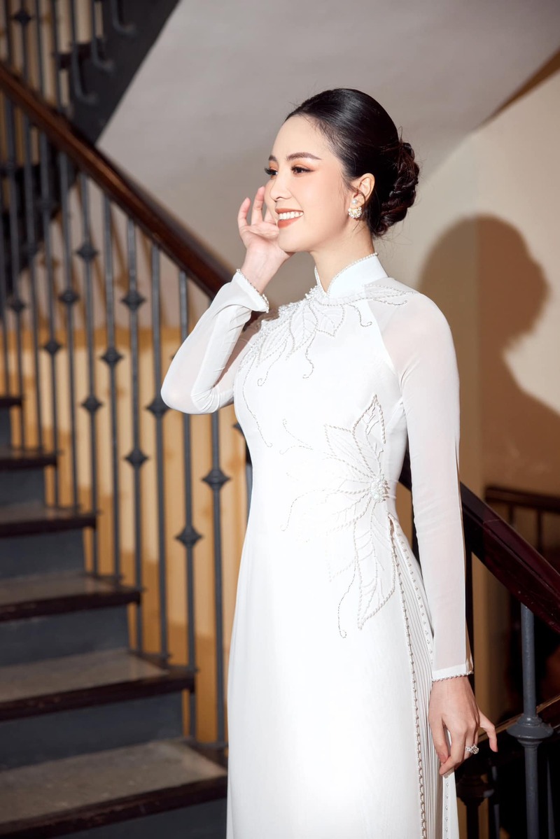 ảnh gái xinh áo gài