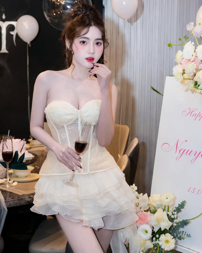 ảnh gái xinh che mặt