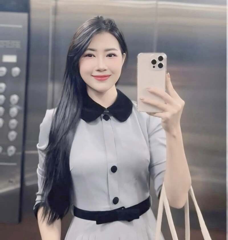 Nụ cười tỏa sáng của cô nàng khiến mọi thứ dịu dàng hơn