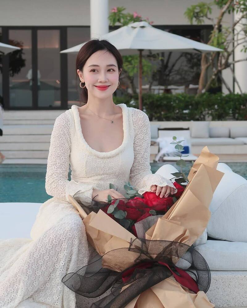Gái xinh cười khiến cả không gian như dịu lại