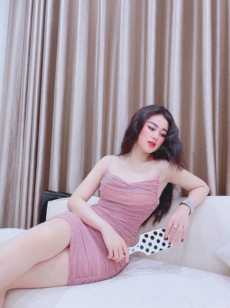 ảnh gái xinh mặc bó sát