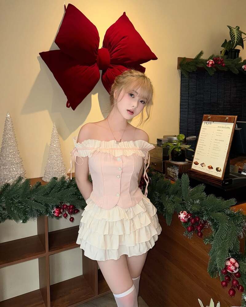 ảnh nguyễn diệu linh quần tất