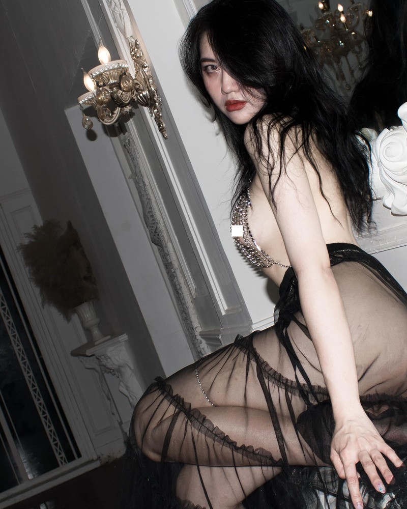 ảnh nude hồ mai anh