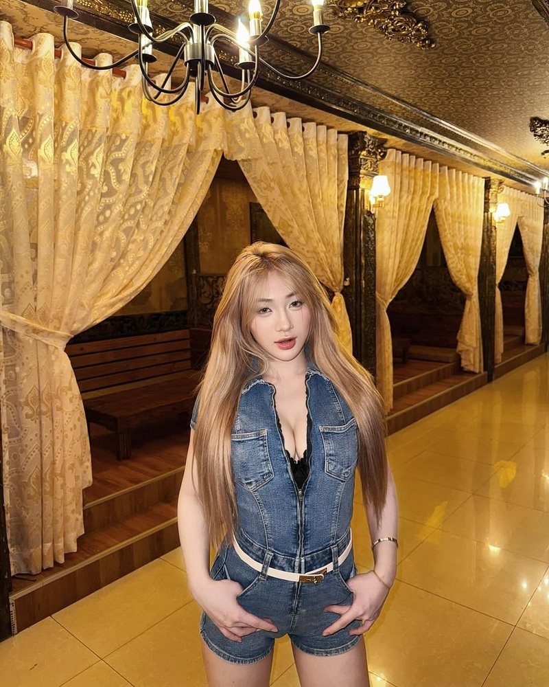 ảnh trần hà linh vú to
