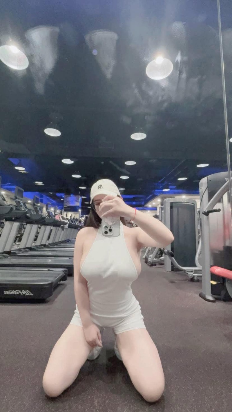 avatar ảnh gái xinh che mặt