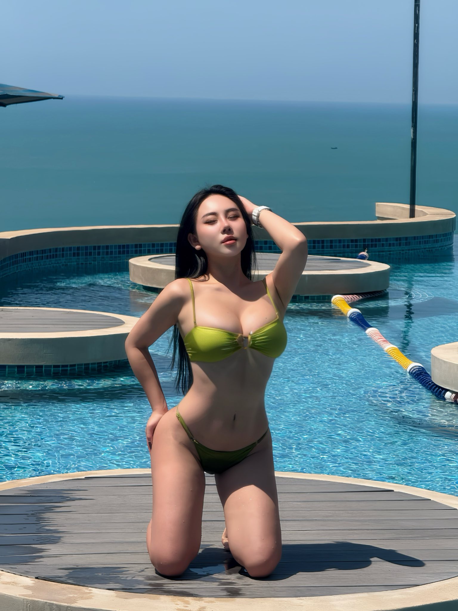 Gái xinh bikini