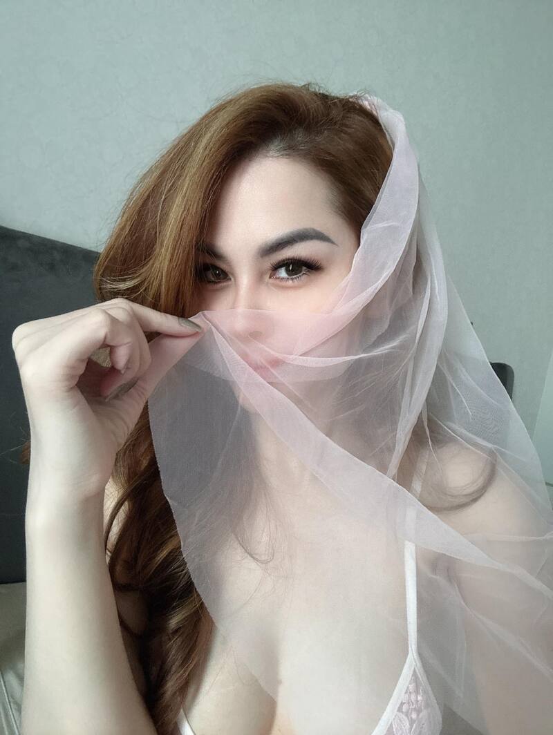 gái xinh che mặt