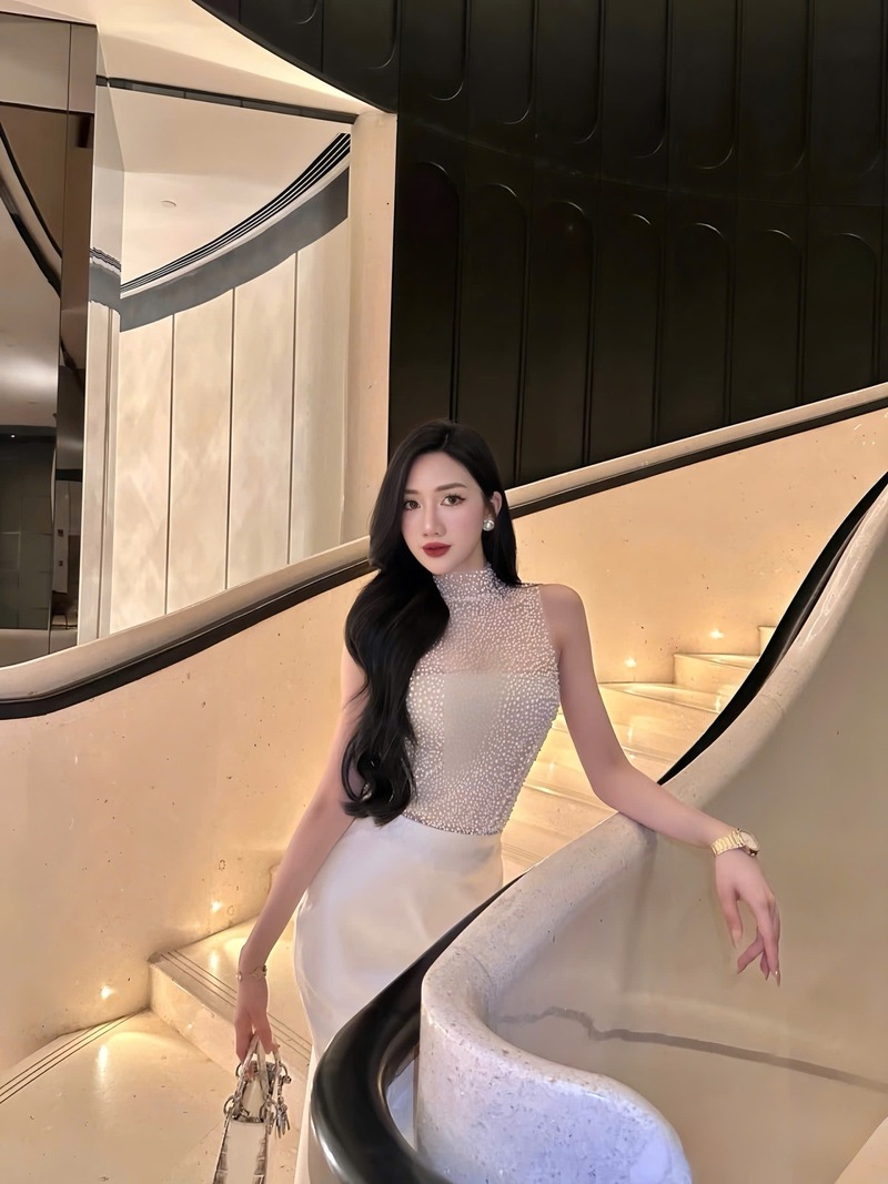 Hình ảnh cô gái chân dài