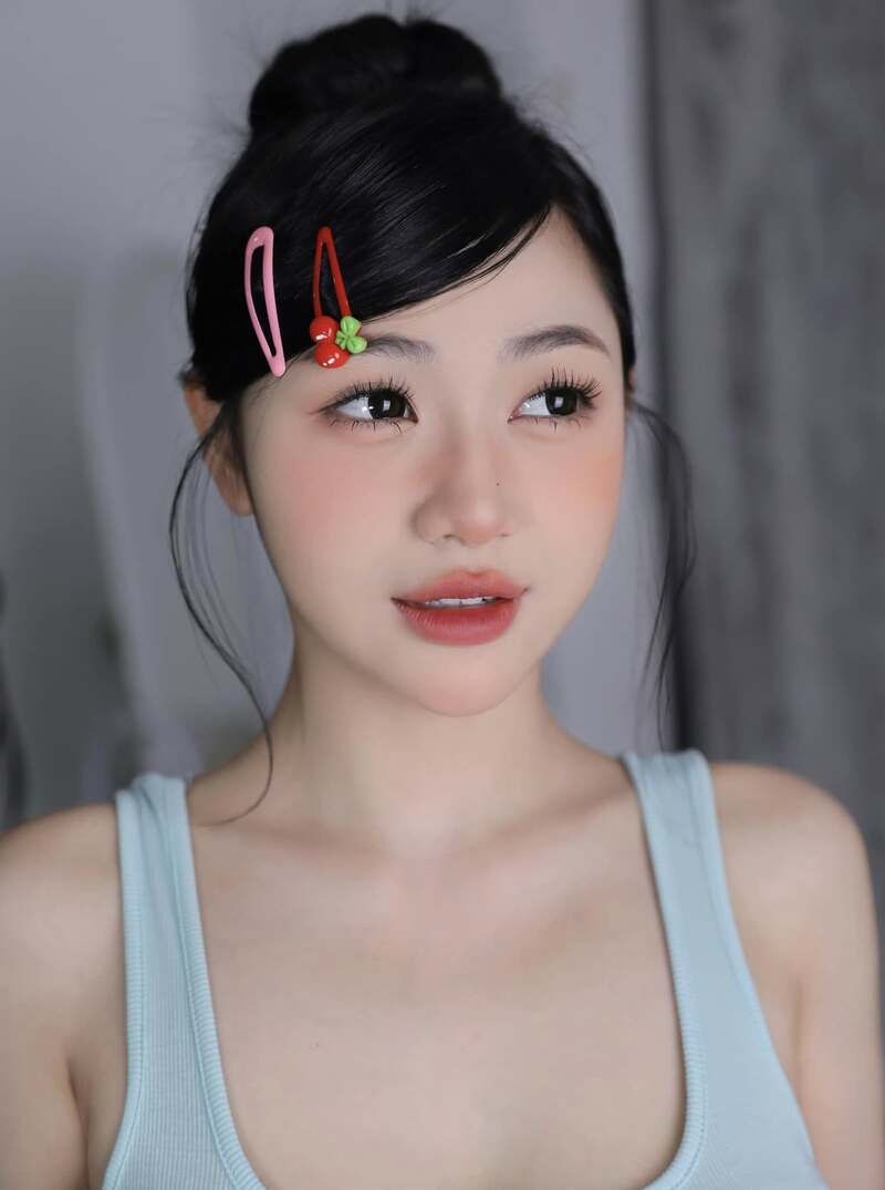 trần hà linh cận mặt