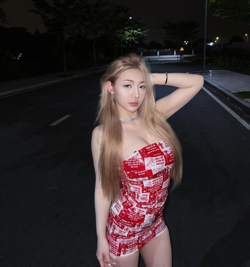 trần hà linh nóng