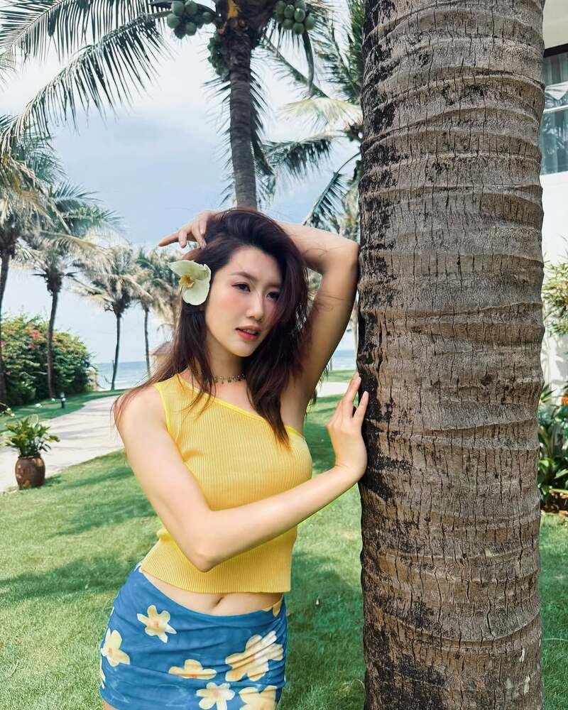 Thúy Ngân bikini nội y