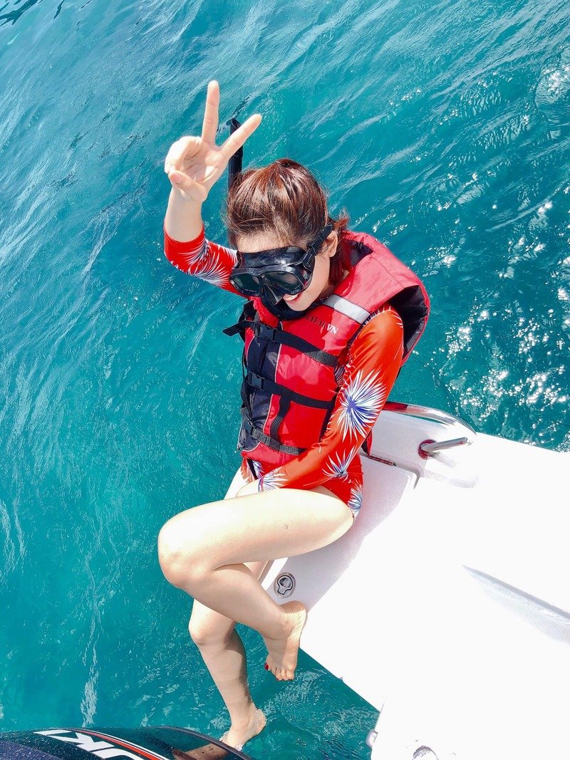 Thúy Ngân bikini phong cách Hàn