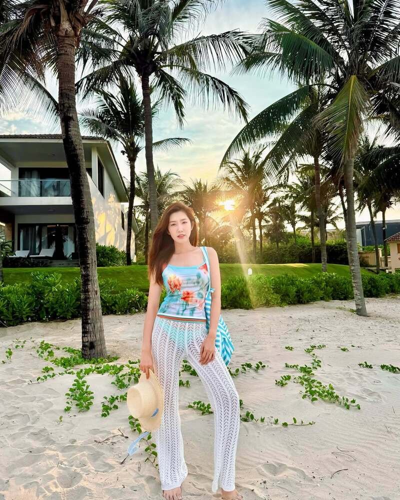 Thúy Ngân bikini thể thao