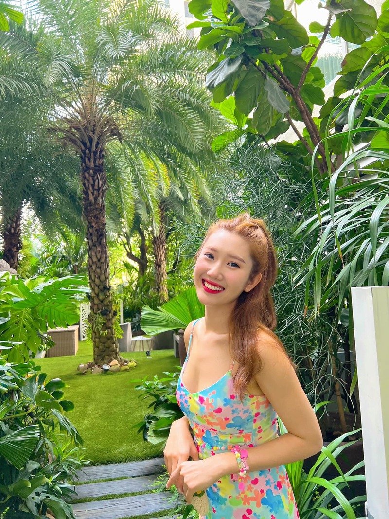 ảnh bikini Thúy Ngân hậu trường