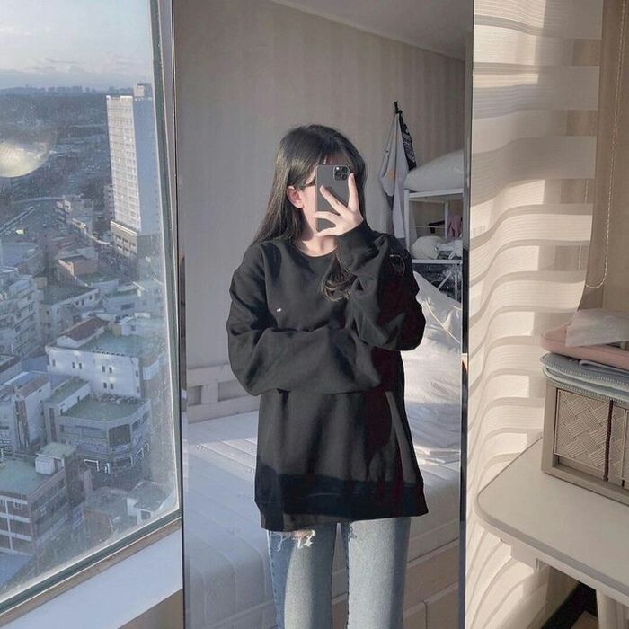 Ảnh gái xinh tuổi teen che mặt trước gương