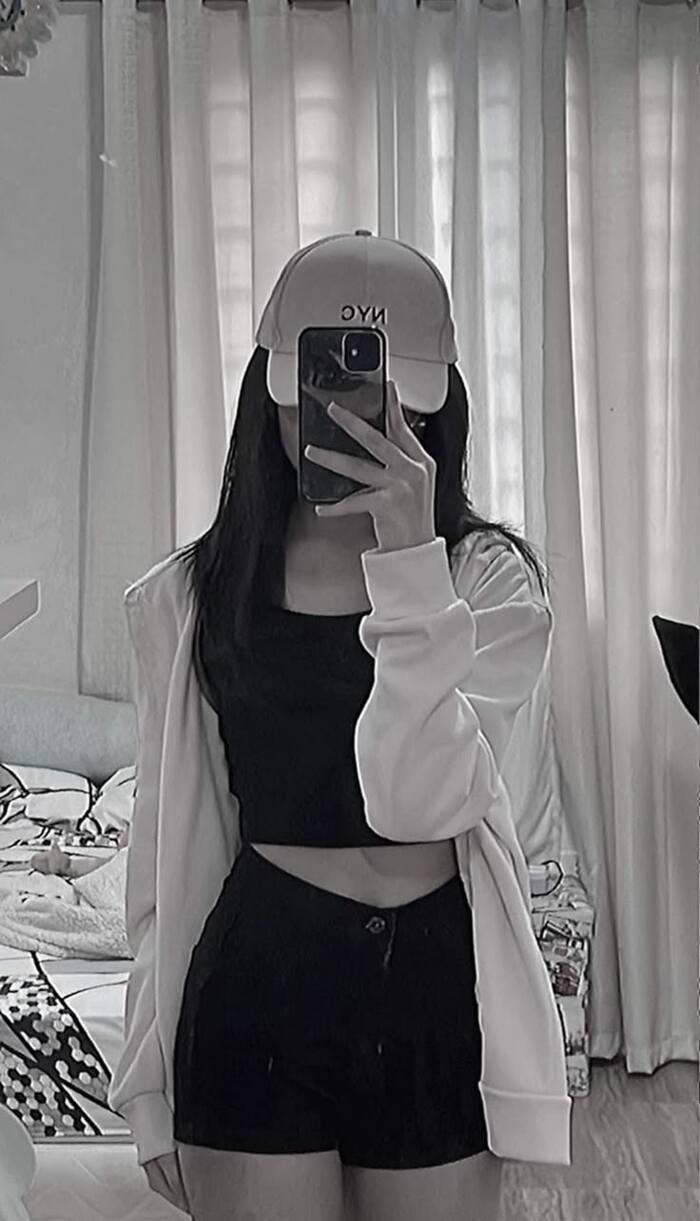Hình ảnh gái xinh 2k9 che mặt cá tính